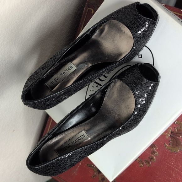 Steve Madden P-Karro Sequin Heel - Picture 2 of 11